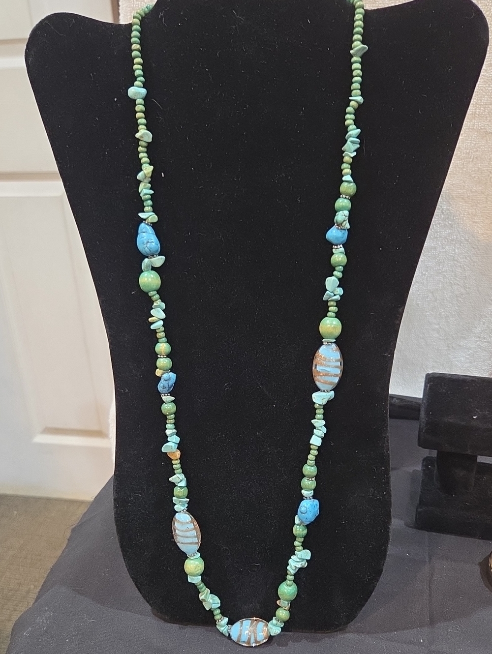 ESMOR NECKLACE WITH TURQUIOSE CHIPS